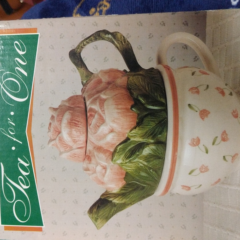 Vintage Peggy Jo Ackley Tea for One Tea Pot
